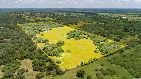 9393 E Us Highway 87, Westhoff, TX 77994
