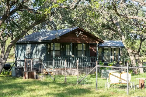 Exterior - 228 Post Oak Ln, Utopia, TX 78884 photo 7 of 7