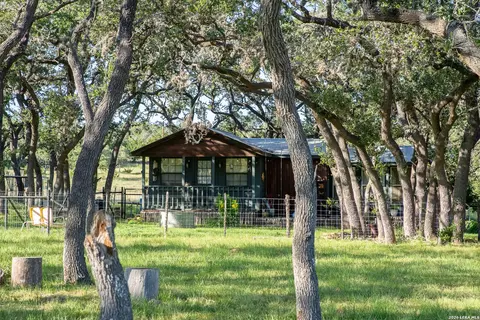 Exterior - 228 Post Oak Ln, Utopia, TX 78884 photo 3 of 7
