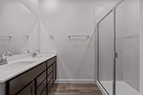 Bath - 5534 Franklin Hls, Von Ormy, TX 78073 photo 1 of 2