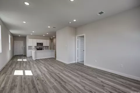 Living - 5535 Franklin Hls, Von Ormy, TX 78073 photo 3 of 3