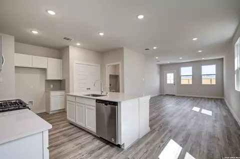 Kitchen - 5535 Franklin Hls, Von Ormy, TX 78073 photo 1 of 4