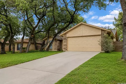 8322 Timber Gln, San Antonio, TX 78250