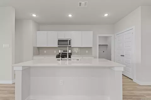 Kitchen - 5531 Franklin Hls, Von Ormy, TX 78073 photo 1 of 4