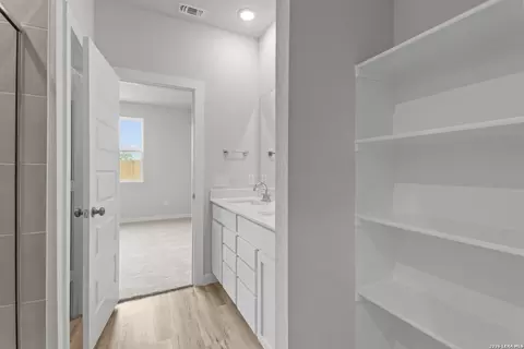 Bath - 5531 Franklin Hls, Von Ormy, TX 78073 photo 2 of 2