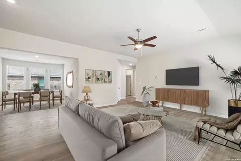 1258 Nikos Holw, San Antonio, TX 78245