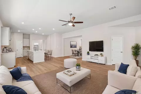 1246 Nikos Holw, San Antonio, TX 78245