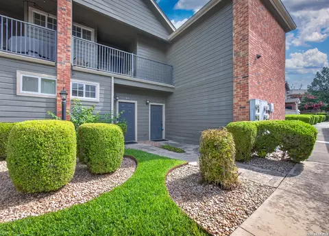 83 Chapel Hill Cir UNIT 83, San Antonio, TX 78240
