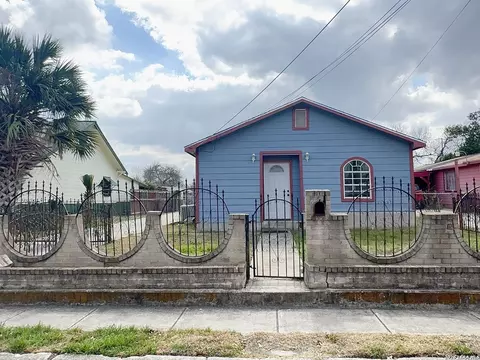 2906 W Poplar St, San Antonio, TX 78207