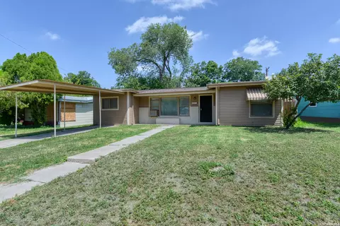 131 Savannah Dr, San Antonio, TX 78213