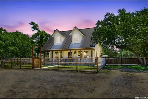 125 River Bluff Dr, Boerne, TX 78006