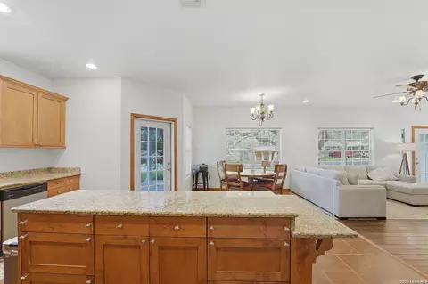 Other - 325 Sollock, Devine, TX 78016 photo 10 of 12