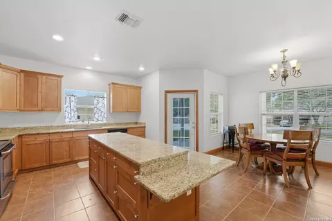 Kitchen - 325 Sollock, Devine, TX 78016 photo 4 of 5