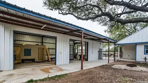 Other - 325 Sollock, Devine, TX 78016 photo 4 of 12