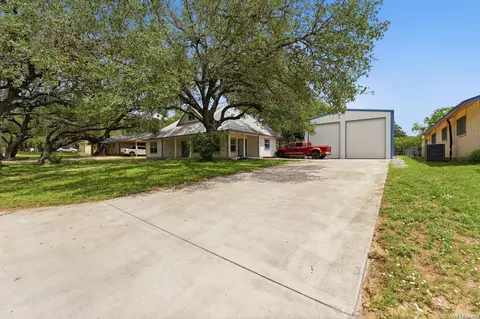 Other - 325 Sollock, Devine, TX 78016 photo 2 of 12