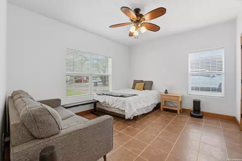 Bedroom - 325 Sollock, Devine, TX 78016 photo 5 of 12