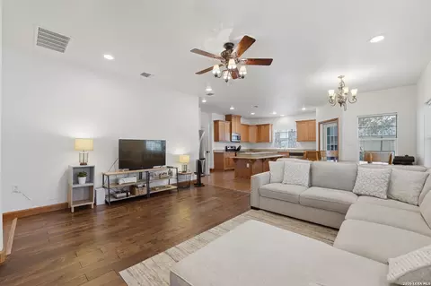 Other - 325 Sollock, Devine, TX 78016 photo 5 of 12