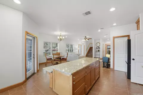 Entry Way - 325 Sollock, Devine, TX 78016 photo 1 of 4