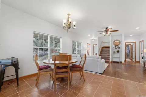 Dining - 325 Sollock, Devine, TX 78016 photo 2 of 2