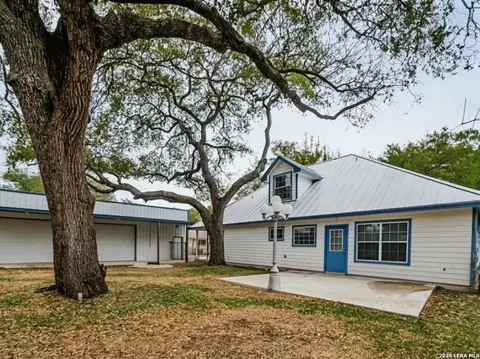 Exterior - 325 Sollock, Devine, TX 78016 photo 7 of 12