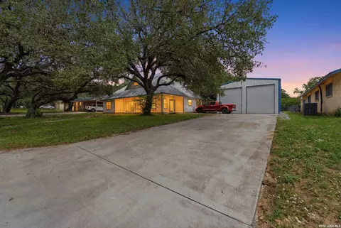 Exterior - 325 Sollock, Devine, TX 78016 photo 3 of 12