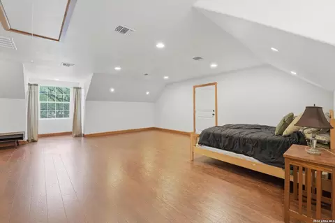 Bedroom - 325 Sollock, Devine, TX 78016 photo 11 of 12