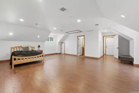 Bedroom - 325 Sollock, Devine, TX 78016 photo 10 of 12