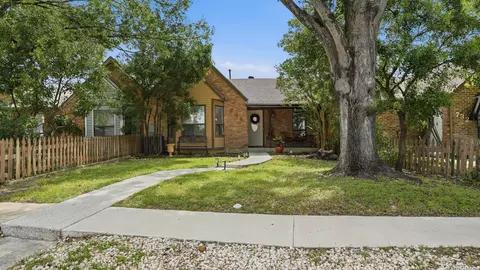 734 Summerwood Dr, New Braunfels, TX 78130