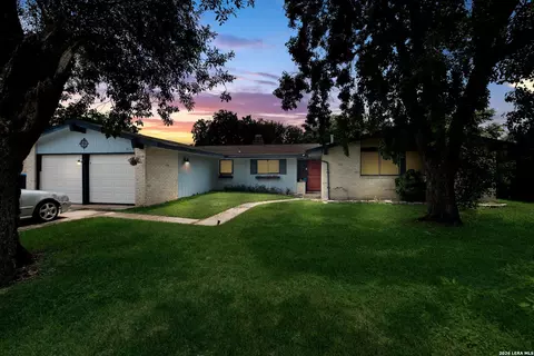 2114 Fort Donelson Dr, San Antonio, TX 78245