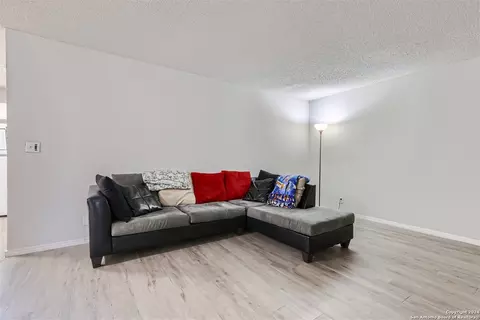 6829 Oldham, San Antonio, TX 78239