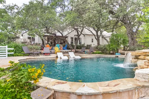 126 S Tower Dr, San Antonio, TX 78232