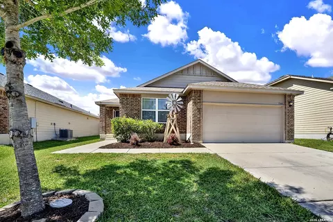1544 Gateshead Dr, Seguin, TX 78155