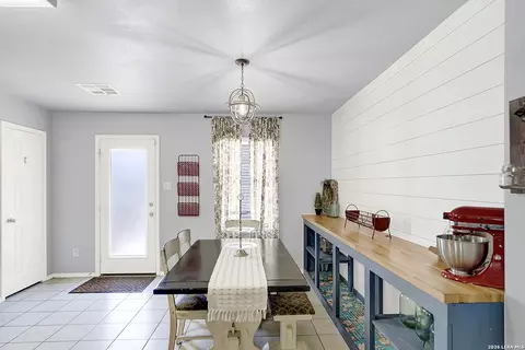 1544 Gateshead Dr, Seguin, TX 78155