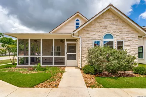 530 Apt 1000 Oak Park Dr, Boerne, TX 78006