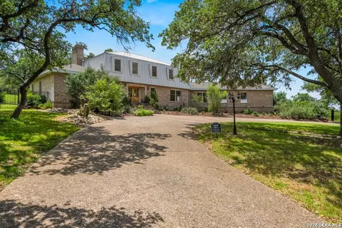 110 W Sierra Cir, San Marcos, TX 78666