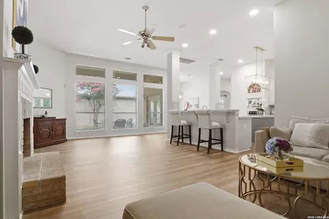 25 Stoneleigh Way, San Antonio, TX 78218