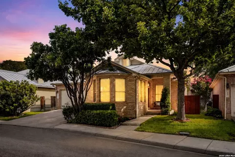 25 Stoneleigh Way, San Antonio, TX 78218