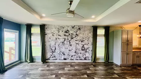 153 May Rd, Pleasanton, TX 78064