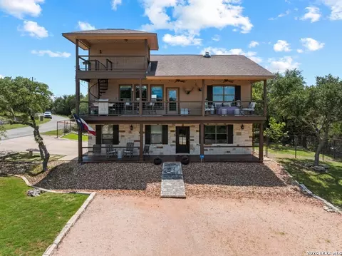 2848 Westview Dr, Canyon Lake, TX 78133
