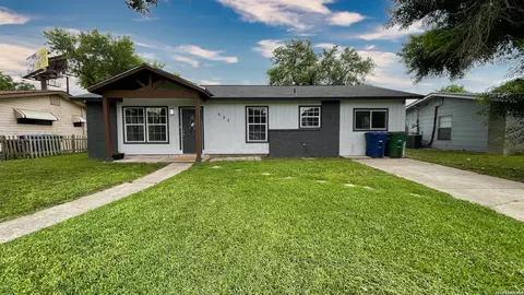 622 Pinewood Ln, San Antonio, TX 78216