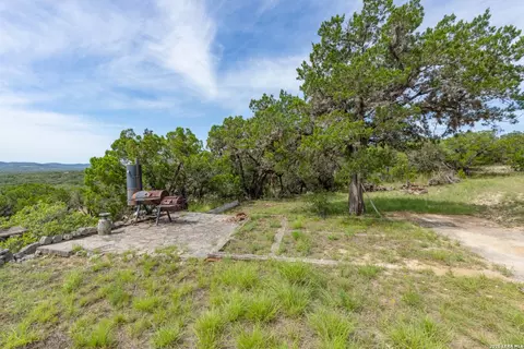 Exterior - 447 Blesssing Ln, Utopia, TX 78884 photo 8 of 8