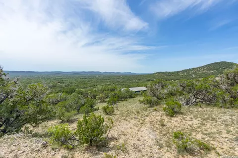 View/Area - 447 Blesssing Ln, Utopia, TX 78884 photo 4 of 13