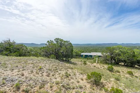View/Area - 447 Blesssing Ln, Utopia, TX 78884 photo 3 of 13