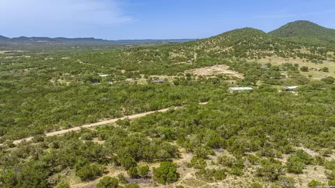 View/Area - 447 Blesssing Ln, Utopia, TX 78884 photo 8 of 13