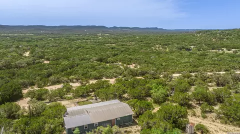 View/Area - 447 Blesssing Ln, Utopia, TX 78884 photo 2 of 13