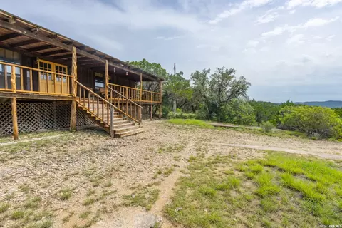 Exterior - 447 Blesssing Ln, Utopia, TX 78884 photo 4 of 8