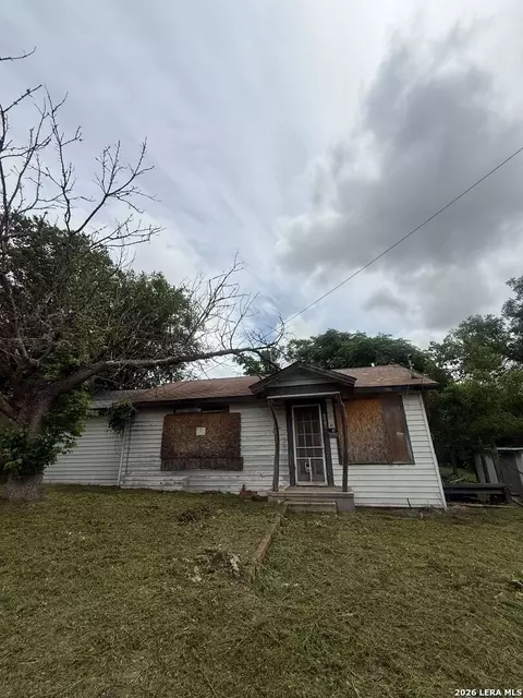 1210 2nd, Kerrville, TX 78028