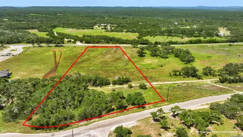 690 Windmill Rdg, Blanco, TX 78606