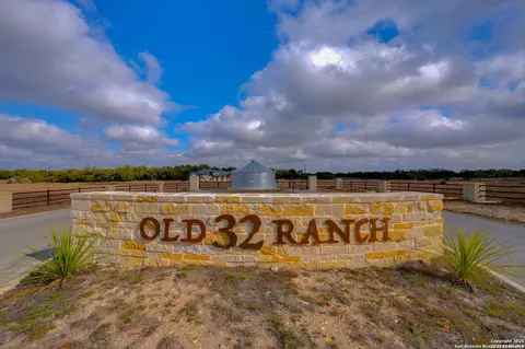 718 Windmill Rdg, Blanco, TX 78606 photo 31