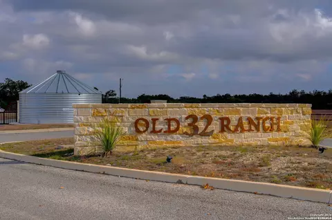718 Windmill Rdg, Blanco, TX 78606 photo 32